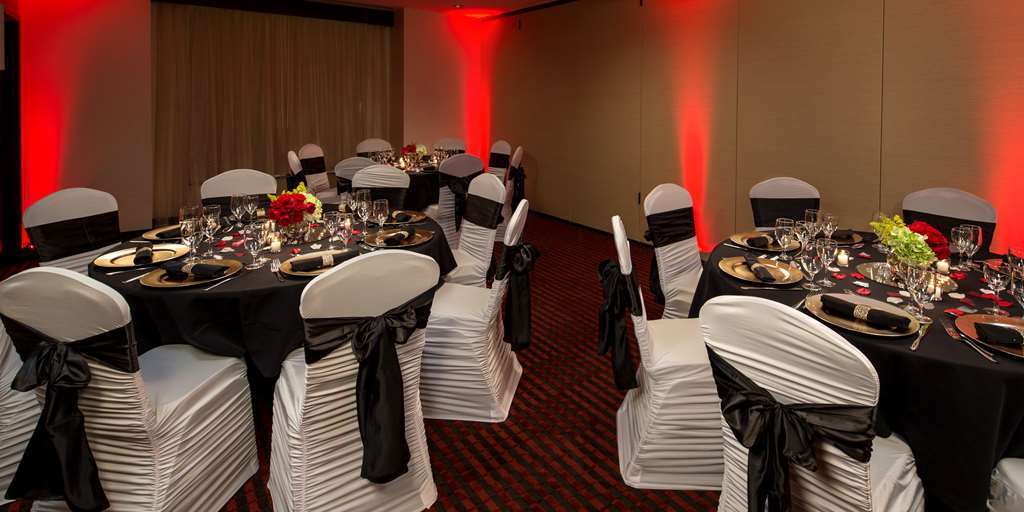 Hyatt Place Bloomington / Normal Facilități foto